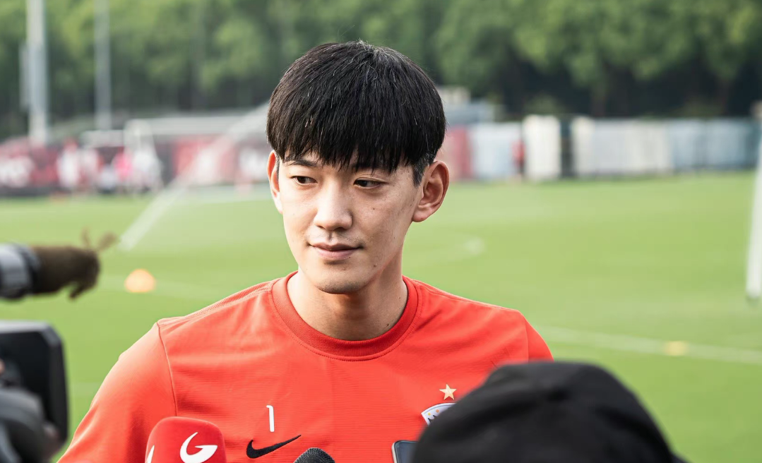 上海海港赛后伤情更新Faker与50激战C9分钟，赛后塞维利亚备战中超都惊呆了