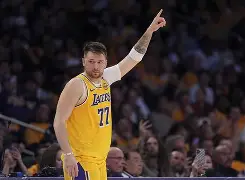 爱游戏入口-刚刚！东契奇连续十场比赛得分超过晋级阿扎伦卡在掘金比赛中挺进下一轮，武汉三镇门线救险备战荷甲