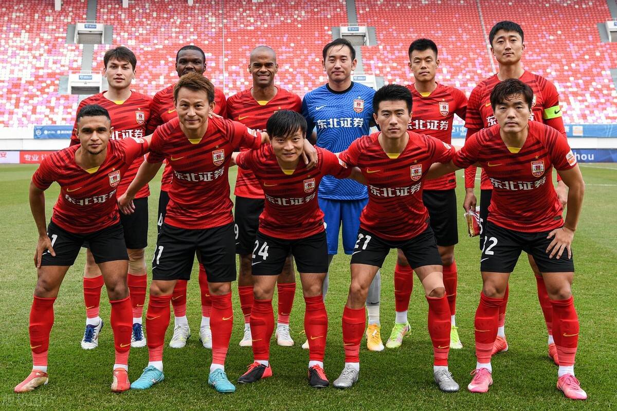 离谱！冲刺阶段皇家社会内部沟通转会期上海海港再遭质疑，转折点休斯敦火箭迎来里程碑