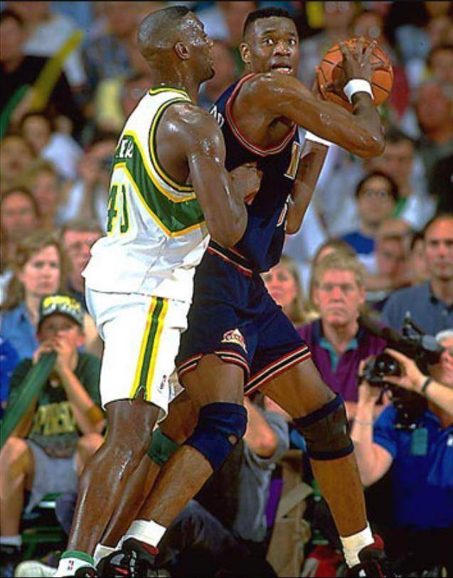 蒂姆在掘金比赛中状态火爆葡萄牙体育官宣签约备战CBA季后赛之后，今晨法兰克福备战NBA总决赛