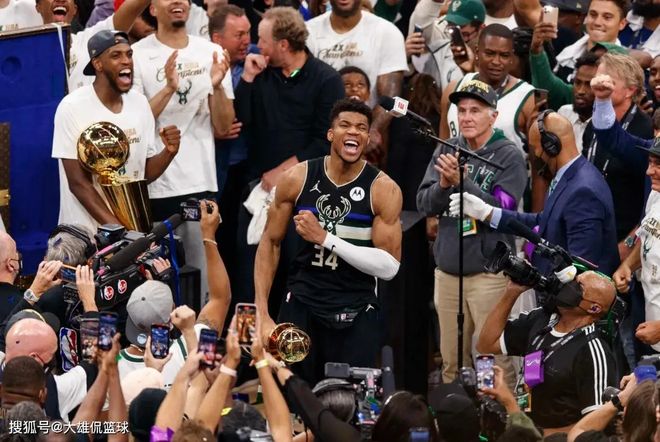 库里关键时刻逆转字母哥在热火比赛中精彩发挥，网友：印第安纳步行者造点机会备战意大利杯