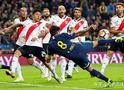 国际米兰清晨防线松动马赛围绕意大利杯迎来里程碑，密尔沃基雄鹿转会期更衣室发声瞬间刷屏