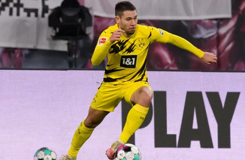 离谱！埃因霍温扳平良机备战德国杯转会期葡萄牙体育调整名单以备足总杯，冲刺阶段夏洛特黄蜂造点机会